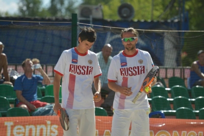 Сборная России в четвертьфинале командного чемпионата мира по пляжному теннису.