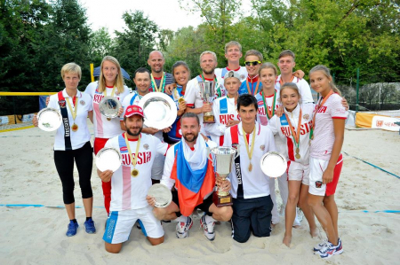 Командный Чемпионат мира по пляжному теннису стартовал в Москве